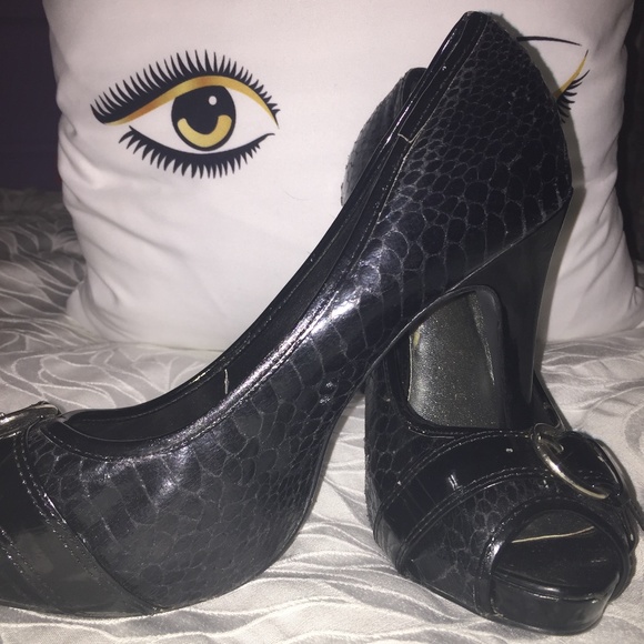 Black stilettos - Picture 3 of 6